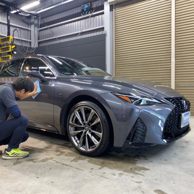 徳島県三好郡のお客様のレクサス IS300h Fスポーツのコーティングメンテナンスを施工しました。