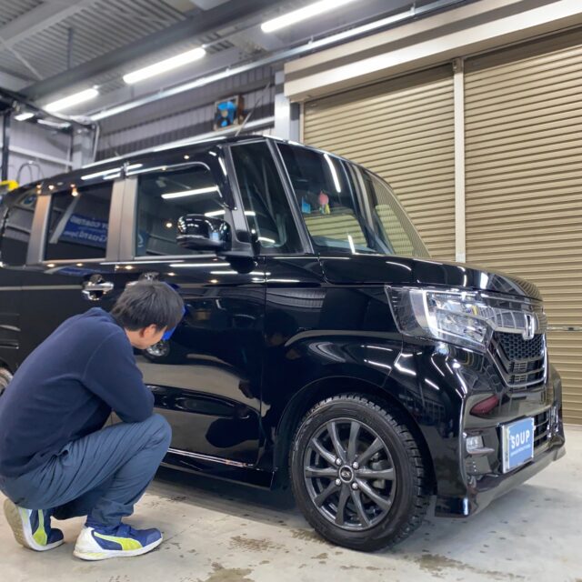 徳島県三好郡のお客様のホンダ N-BOX にコーティングメンテナンスを施工しました。