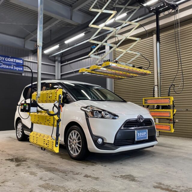 徳島県三好郡のお客様の新車 トヨタ NSP170 シエンタに高品質で耐久性の高いボディガラスコーティングを施工しました。