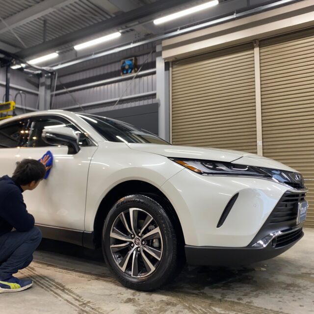 香川県三豊市のお客様のトヨタ MXUA80 ハリアー にコーティングメンテナンスを施工しました。