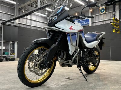 香川県三豊市のお客様のホンダ RD16 XL750 トランザルプにバイクコーティングを施工しました。soupではスプレー工法を採用しているのでエンジンやマフラーにもコーティングが可能です。