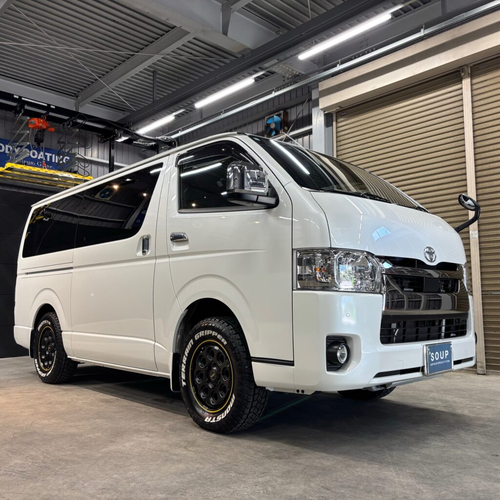 トヨタ GDH206 ハイエース スーパーGL 徳島県三好郡ボディガラスコーティング