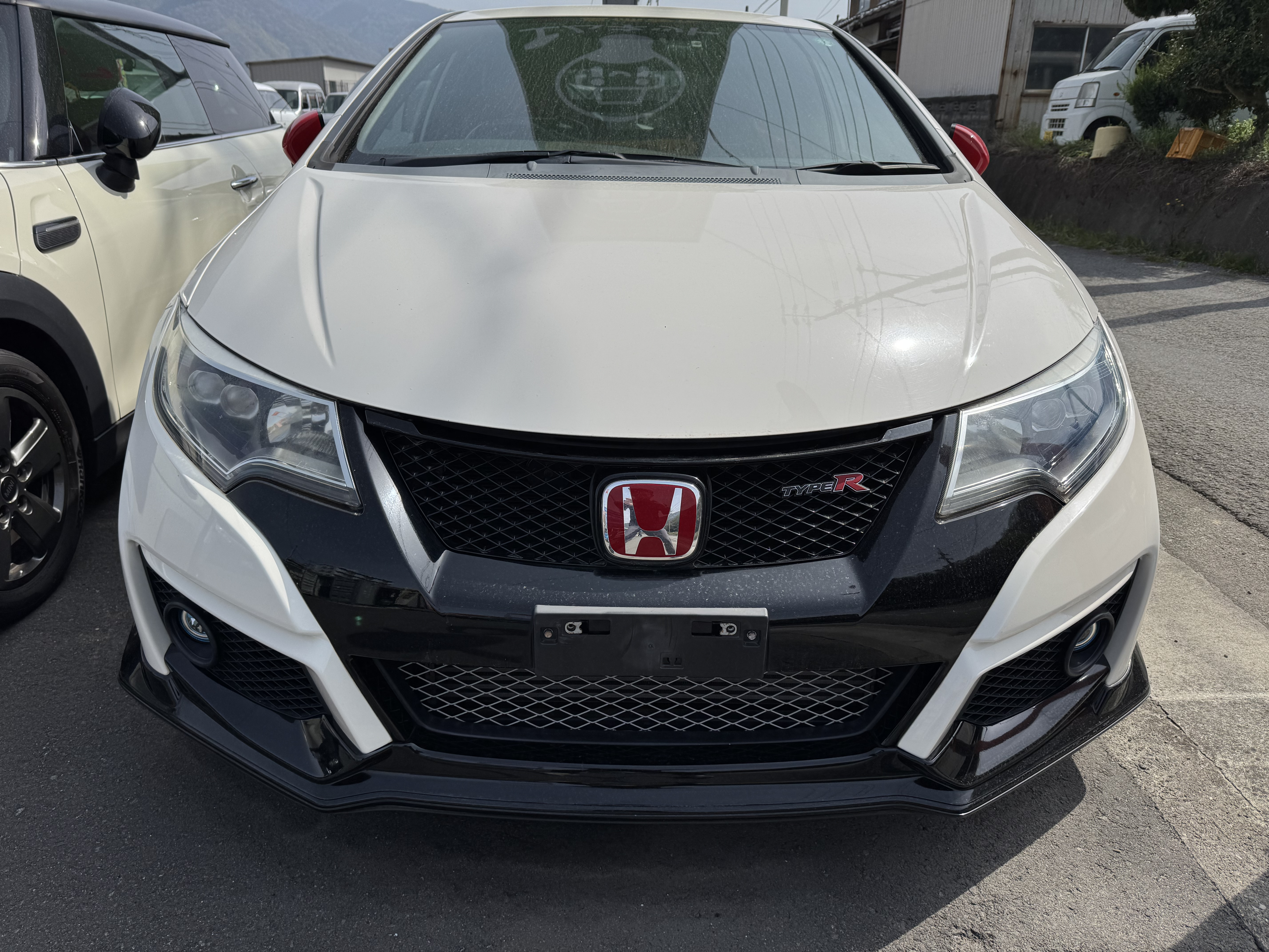 2019年ホンダシビックタイプRにセラミックコーティングを施工。徳島県のカーコーティング専門店SOUPはスポーツカーへの高品質・高耐久のコーティングを提案しています。