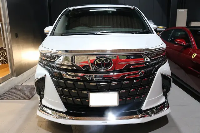 トヨタ新型アルファードにセラミックコーティング施工。