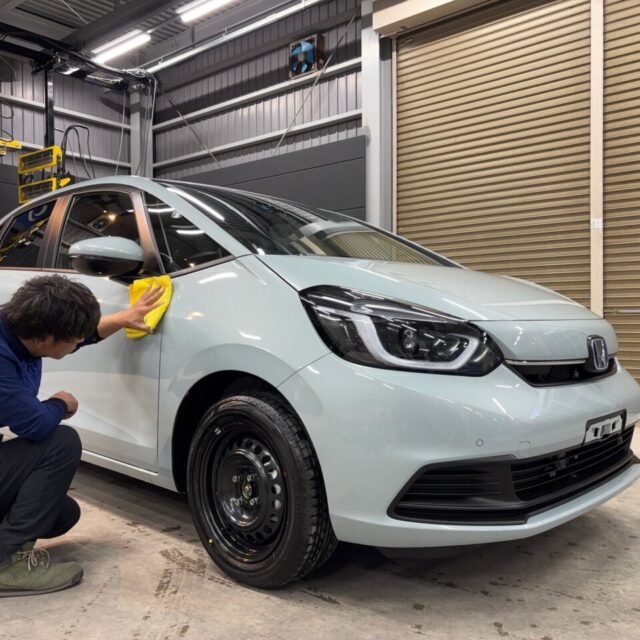 徳島県のカーコーティング専門店「SOUP」にて、新車Honda Fit（ホンダ フィット）にセラミックコーティング「SystemX Pro」を施工完了。艶やかな仕上がりと高い保護性能を実現している。