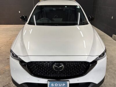 マツダCX-8、徳島県のカーコーティング専門店SOUPにてコーティングメンテナンスを実施。美しく輝くボディが印象的な仕上がり。