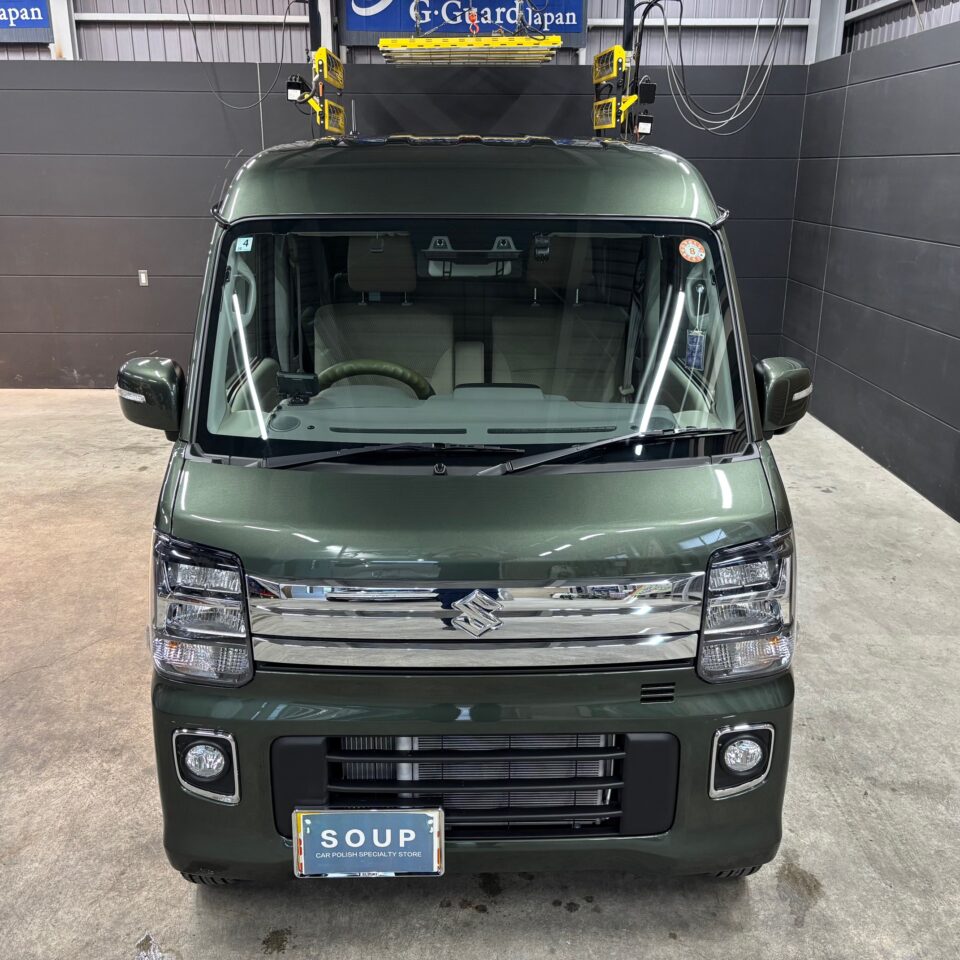 新車 スズキ エブリィワゴン (DA17W)にSystemX PROを施工。 徳島県のカーコーティング専門店SOUPによる艶やかで高耐久なセラミックコーティング仕上げ。
