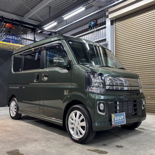 新車 スズキ エブリィワゴン (DA17W)にSystemX PROを施工。 徳島県のカーコーティング専門店SOUPによる艶やかで高耐久なセラミックコーティング仕上げ。