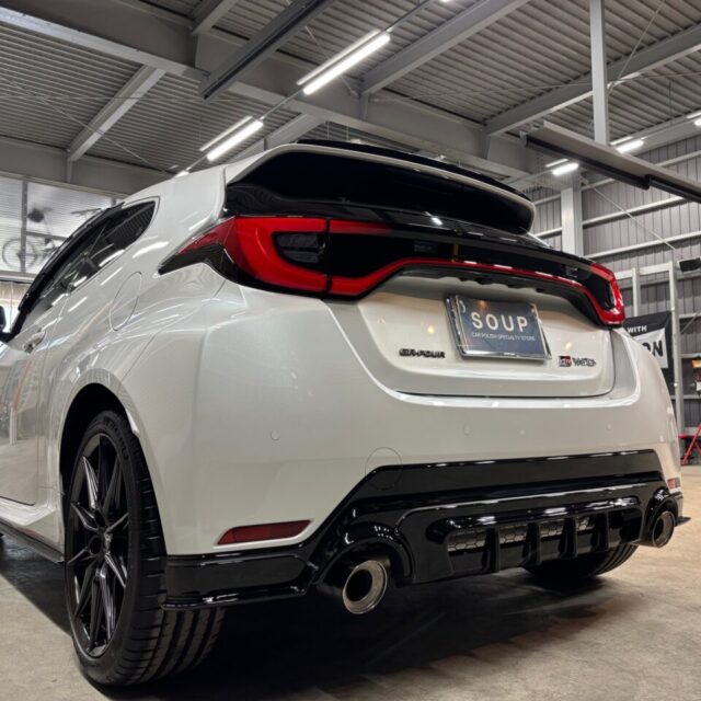 新車トヨタGRヤリス(GXPA16)にSystemX PROを施工。徳島県のカーコーティング専門店SOUPによる艶やかで高耐久なセラミックコーティング仕上げ。