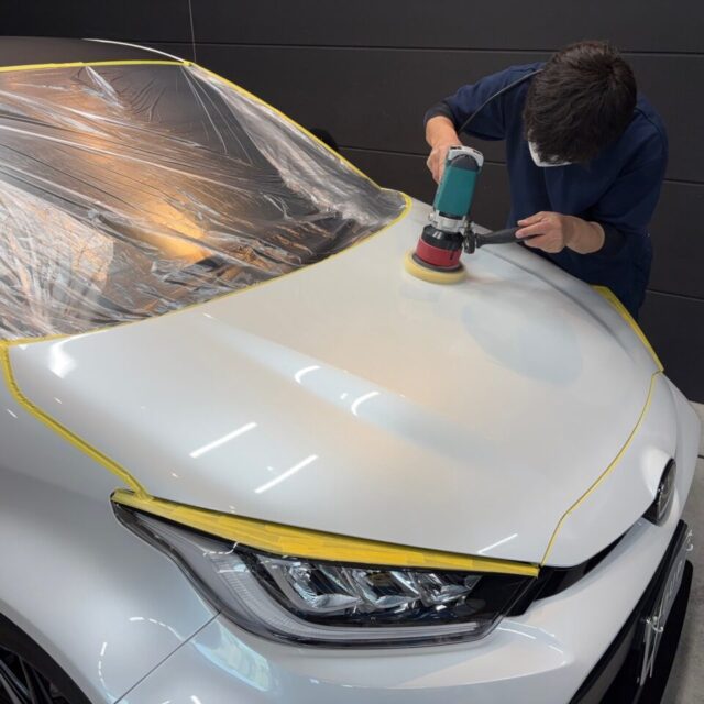 新車トヨタGRヤリス（GXPA16）が徳島県のカーコーティング専門店SOUPにて、System X PROによるセラミックコーティングとボディ研磨施工を受けた直後の美しい外観。