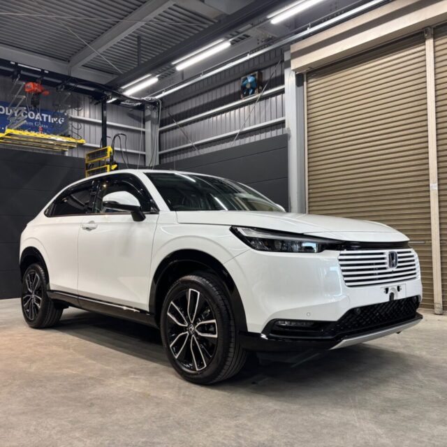 新車ホンダ ヴェゼル （RV5）にSystemX Crystal SSを施工。 徳島県のカーコーティング専門店SOUPによる艶やかで高耐久なセラミックコーティング仕上げ。