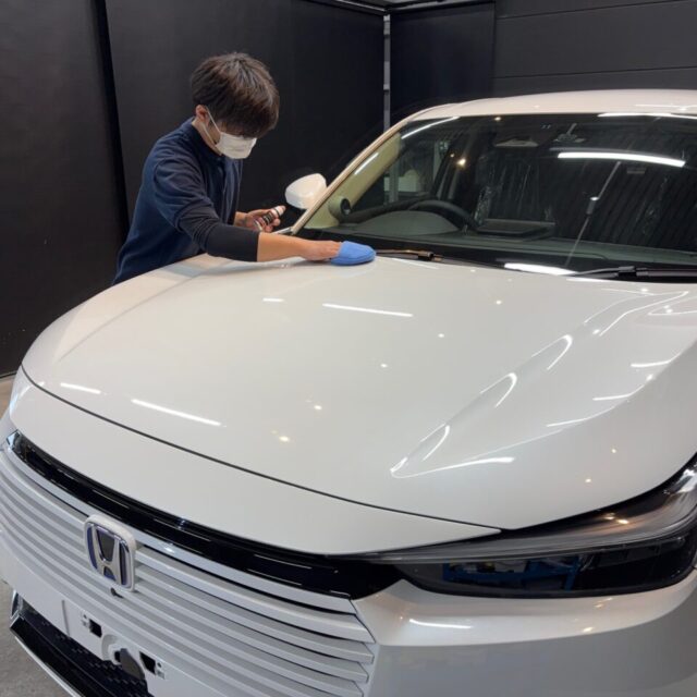 新車ホンダ ヴェゼル (RV5)にSystemX Crystal SSを施工。 徳島県のカーコーティング専門店SOUPによる艶やかで高耐久なセラミックコーティング仕上げ。