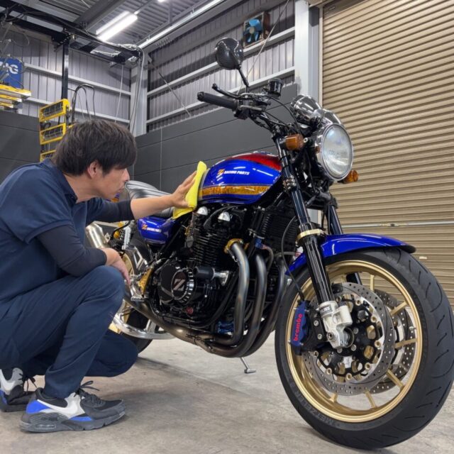 カワサキ ZR750C ゼファー750にSystemX PROセラミックコーティングを施工。徳島県三好市のバイクコーティング専門店SOUPによる、艶やかで高耐久なバイク仕上げ。