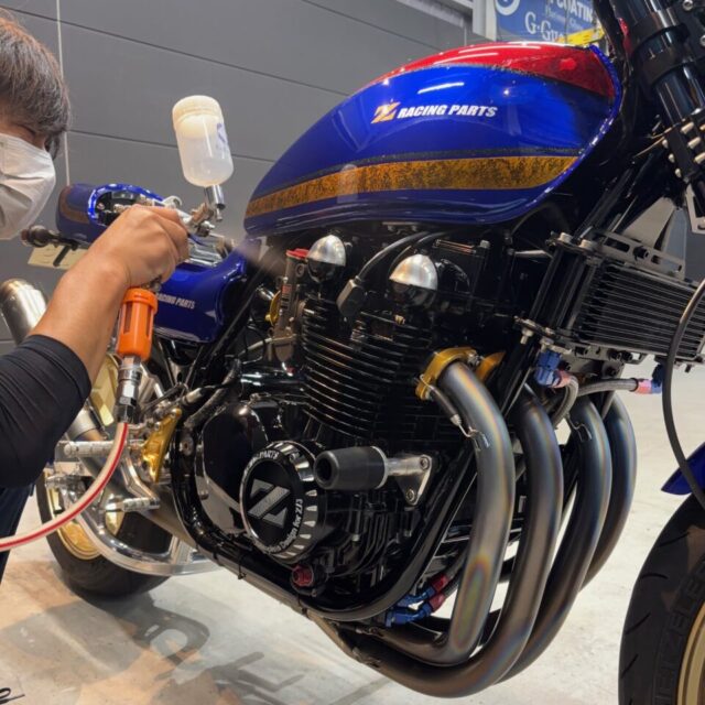 カワサキ ZR750C ゼファー750にSystemX PROセラミックコーティングを施工。徳島県三好市のバイクコーティング専門店SOUPによる、手塗り施工とスプレー施工を使い分けた艶やかで高耐久な仕上がり。