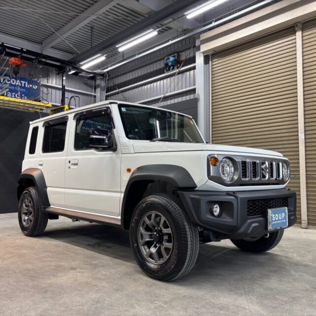 新車スズキ ジムニー（JC74W ノマド）にG.Guard 3層ガラスコーティングを施工。 徳島県三好市のカーコーティング専門店SOUPによる、艶と耐久性を兼ね備えた高性能なジムニー専用コーティング仕上げ。
