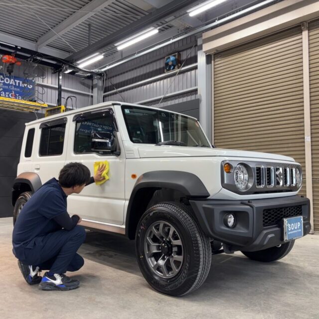 新車スズキ ジムニー（JC74W ノマド）にG.Guard 3層ガラスコーティングを施工。 徳島県三好市のカーコーティング専門店SOUPによる、艶と耐久性を兼ね備えた高性能なジムニー専用コーティング仕上げ。