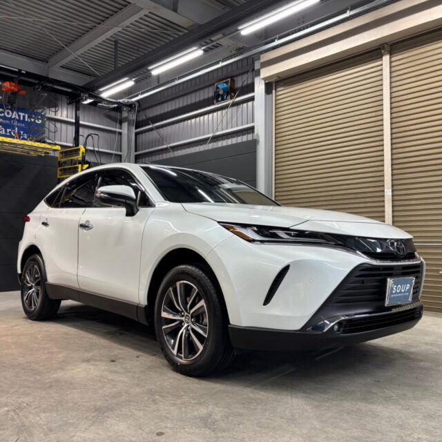 新車トヨタ ハリアー（MXUA80)にSystemX Crystal SSを施工。 徳島県のカーコーティング専門店SOUPによる艶やかで高耐久なセラミックコーティング仕上げ。