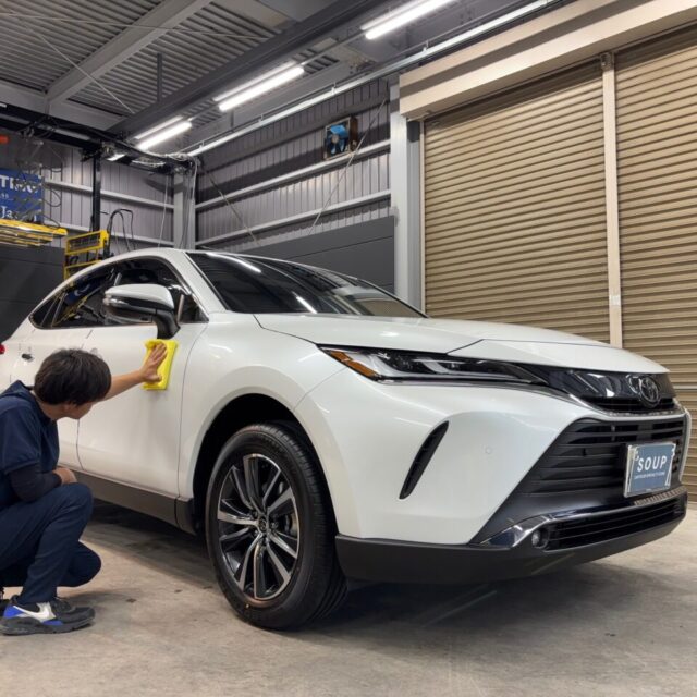 新車トヨタ ハリアー（MXUA80)にSystemX Crystal SSを施工。 徳島県のカーコーティング専門店SOUPによる艶やかで高耐久なセラミックコーティング仕上げ。