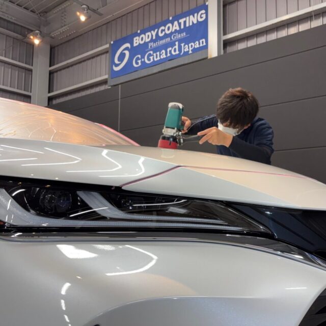 新車トヨタ ハリアー（MXUA80)が徳島県のカーコーティング専門店SOUPにて、SystemX Crystal SSによるセラミックコーティングとボディ研磨施工を受けた直後の美しい外観。