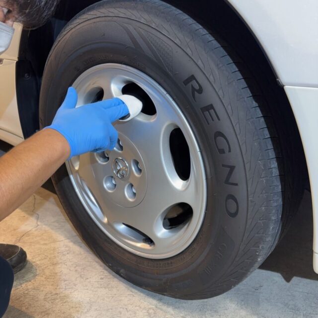 SOUPで施工されたトヨタ セルシ UCF31。 SystemX WHEELでホイールを長期保護し、足元まで美しさをキープ。