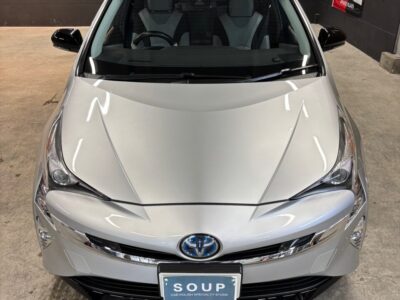 トヨタ ZVW51 プリウスにG.guard 3層ガラスコーティングを施工。徳島県三好市のカーコーティング専門店SOUPによるスプレーガン施工と手塗り施工で、深い艶と長期保護を実現。