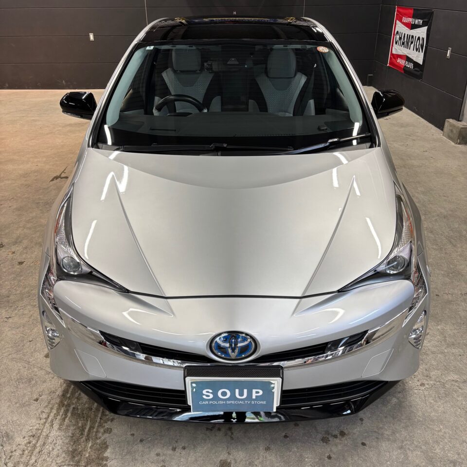 トヨタ ZVW51 プリウスにG.guard 3層ガラスコーティングを施工。徳島県三好市のカーコーティング専門店SOUPによるスプレーガン施工と手塗り施工で、深い艶と長期保護を実現。