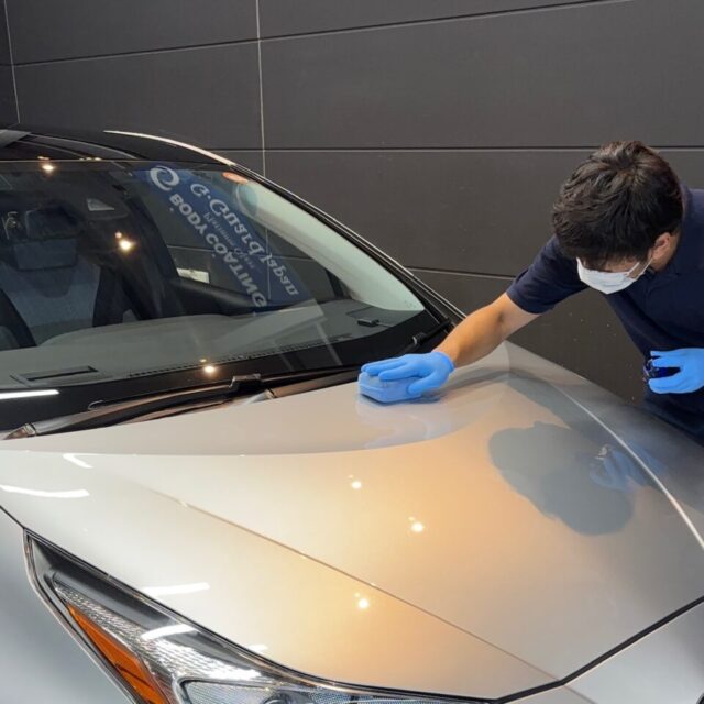 トヨタ ZVW51 プリウスにG.guard 3層ガラスコーティングを施工。徳島県三好市のカーコーティング専門店SOUPによるスプレーガン施工と手塗り施工で、深い艶と長期保護を実現。
