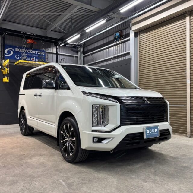 ミツビシ CV1W デリカD:5にSystemX Crystal SSセラミックコーティングを施工。
徳島県三好市のカーコーティング専門店SOUPによる、深い艶と優れた保護性能を兼ね備えた高品質な仕上がり。