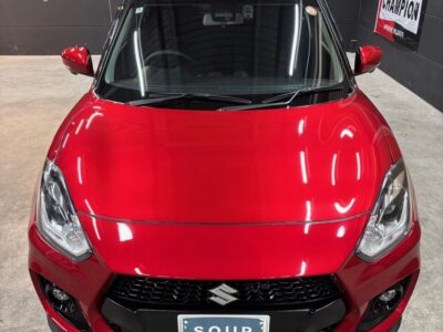 スズキ ZC33S スイフトスポーツにSystemX PROセラミックコーティングを施工。 徳島県三好市のカーコーティング専門店SOUPによる、深い艶と強靭な保護性能を備えたプレミアム仕上げ。