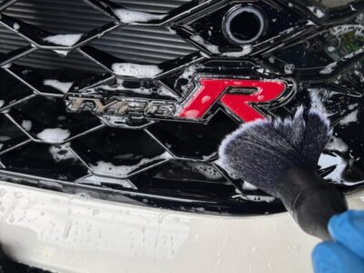 ホンダ FL5 シビックタイプRのSystemXセラミックコーティング下地処理作業 徳島県三好市のカーコーティング専門店SOUPにてSystemX PRO施工前の徹底した洗浄と下地処理を実施。 塗装面を完璧な状態へ整え、最高の仕上がりを追求。