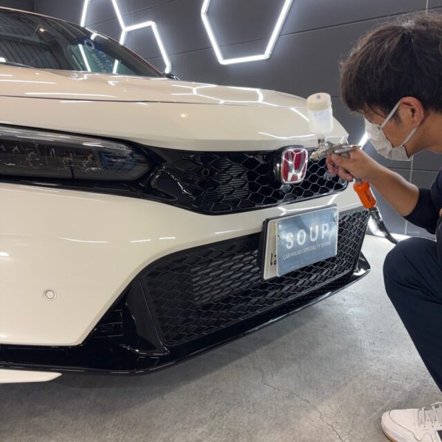 ホンダ FL5 シビックタイプRにSystemX PROセラミックコーティングを施工 徳島県三好市のカーコーティング専門店SOUPによる高品質施工。 SystemX PROがもたらす深い艶と優れた耐久性で、シビックタイプRの塗装を長期間保護。