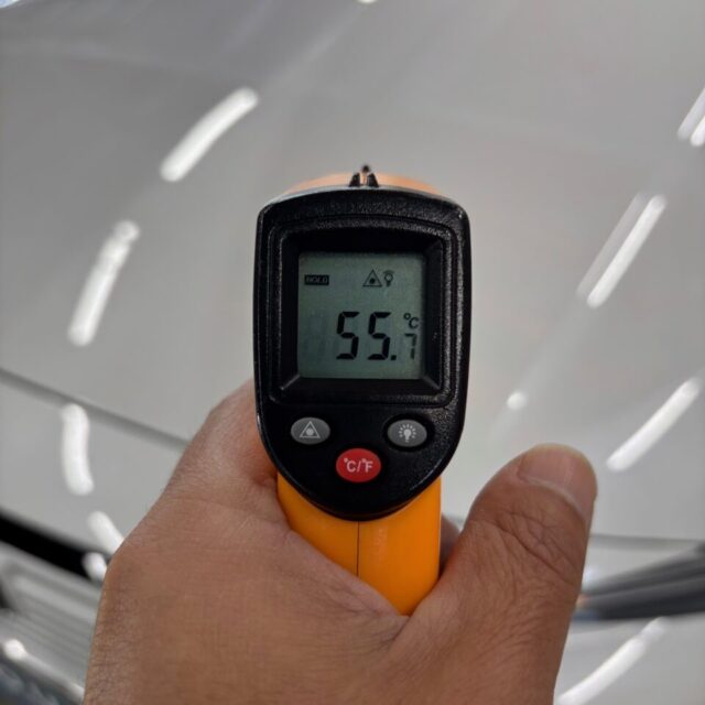 徳島県三好市のカーコーティング専門店SOUPにて、遠赤外線ヒーターで加熱乾燥中の新車ホンダ RV5 ヴェゼル。SystemX Crystal SS セラミックコーティングの艶・撥水・防汚・耐久性を極限まで引き出すプロ施工。