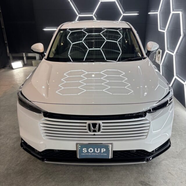 徳島県三好市のカーコーティング専門店SOUPにて、新車ホンダ RV5 ヴェゼルへSystemX Crystal SS セラミックコーティングを施工。深い艶と高耐久の保護膜で、新車以上の輝きを長期間キープ。