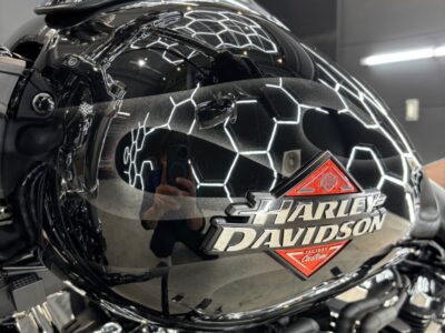 ハーレーダビッドソン 新車 ブレイクアウト FXBR バイクコーティングSystemX PRO 8 - 徳島のガラスコーティング・セラミックコーティング専門店 スープ 徳島県三好市カーコーティング専門店SOUPにて、新車 ハーレーダビッドソン ブレイクアウト FXBR へ SystemX PRO セラミックコーティングを施工。 重厚なブラックボディに深い艶と強靭な保護膜を形成し、長期間美しいコンディションを維持。