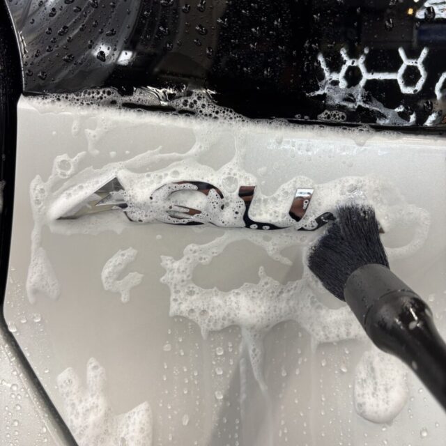 徳島県美馬市からご来店の新車トヨタ アクア（MXPK16）。徳島県三好市カーコーティング専門店SOUPが純水洗浄・鉄粉除去・脱脂処理まで徹底し、G.Guardプラチナ3層コーティングの密着性を最大限に高める下地処理を実施。