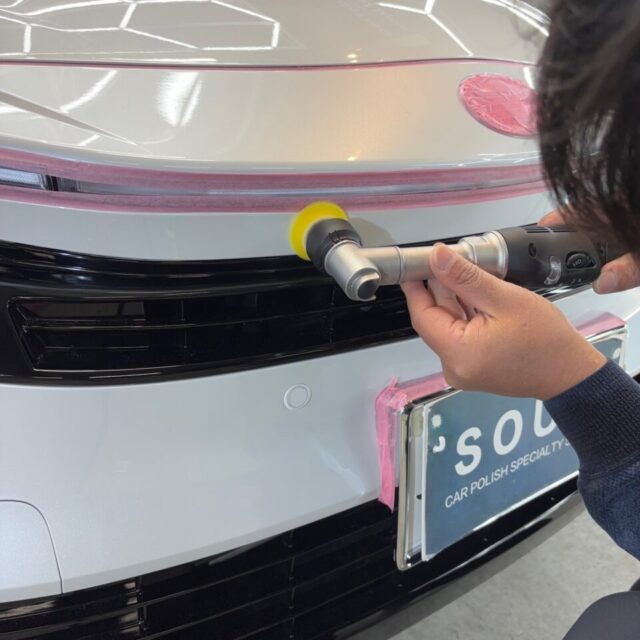 徳島県美馬市よりお越し頂いた新車トヨタ MXPK16 アクアに、徳島県三好市カーコーティング専門店SOUPが軽研磨を施工。塗装面を均一化し、G.Guardガラスコーティングの透明感と光沢を一段と向上。