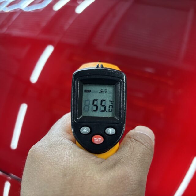 徳島県三好市のカーコーティング専門店SOUPにて、マツダ BPEP MAZDA3ファストバックへ遠赤外線ヒーターによる加熱乾燥を実施。SystemX Crystal SSセラミックコーティングの硬化を促進し、被膜の強度・艶・耐薬品性能・耐久性を最大限まで高めます。