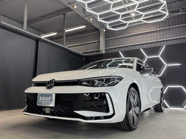 徳島県三好郡よりご来店いただいたフォルクスワーゲン B9 パサート R-Lineへ、SystemX PROセラミックコーティング施工が完了しました。徳島県三好市のカーコーティング専門店SOUPによる、細部洗浄・軽研磨・ガスプライマー・スプレーガン施工・手塗り施工・遠赤外線乾燥まで一切妥協のない施工工程により、圧倒的な艶・高い撥水性能・優れた耐久性を兼ね備えた高品質なセラミックコーティングへ仕上がりました。